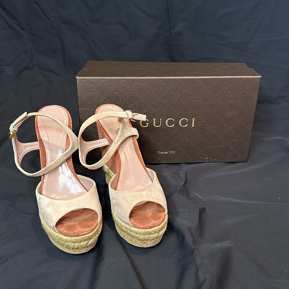 Gucci Pale Pink Suede Hollie Espadrille Wedge Sandals Size 37